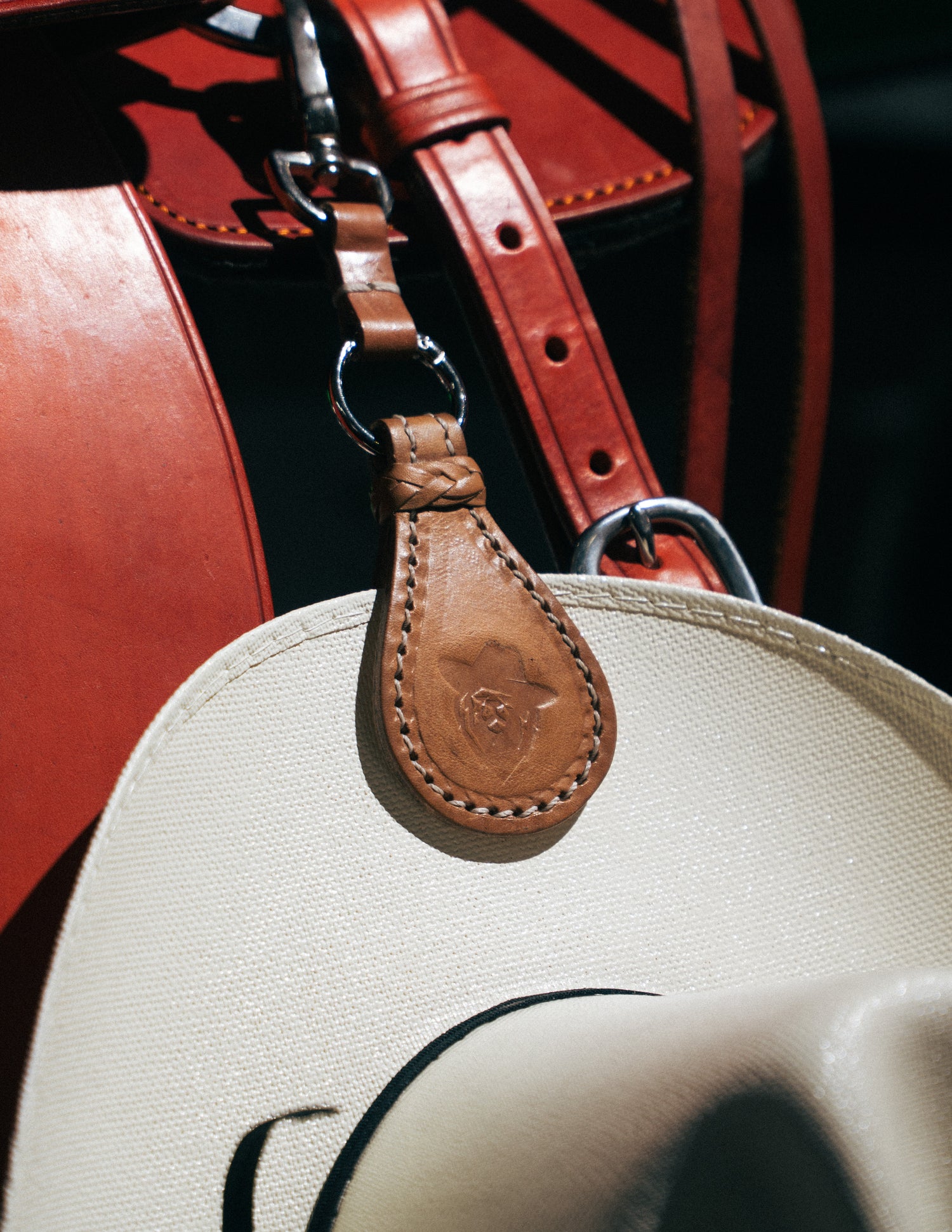 PORTASOMBRERO CUERO CAMEL